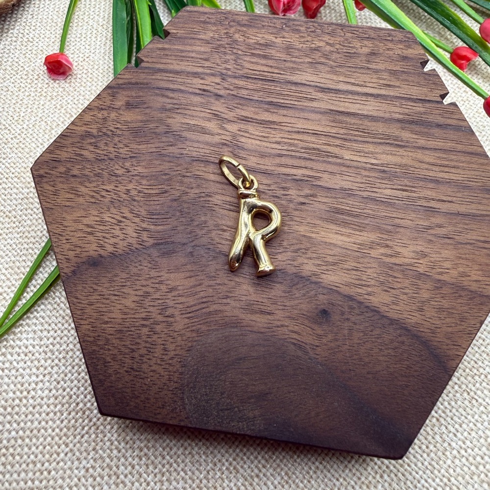 Authentic Uno de 50 Gold Initial 'R' Pendant Charm